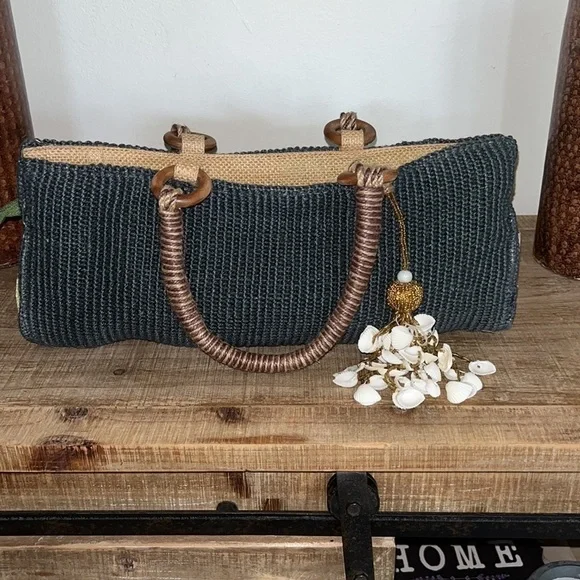 Coastal handwoven, crochet bag - Picture 4 of 13